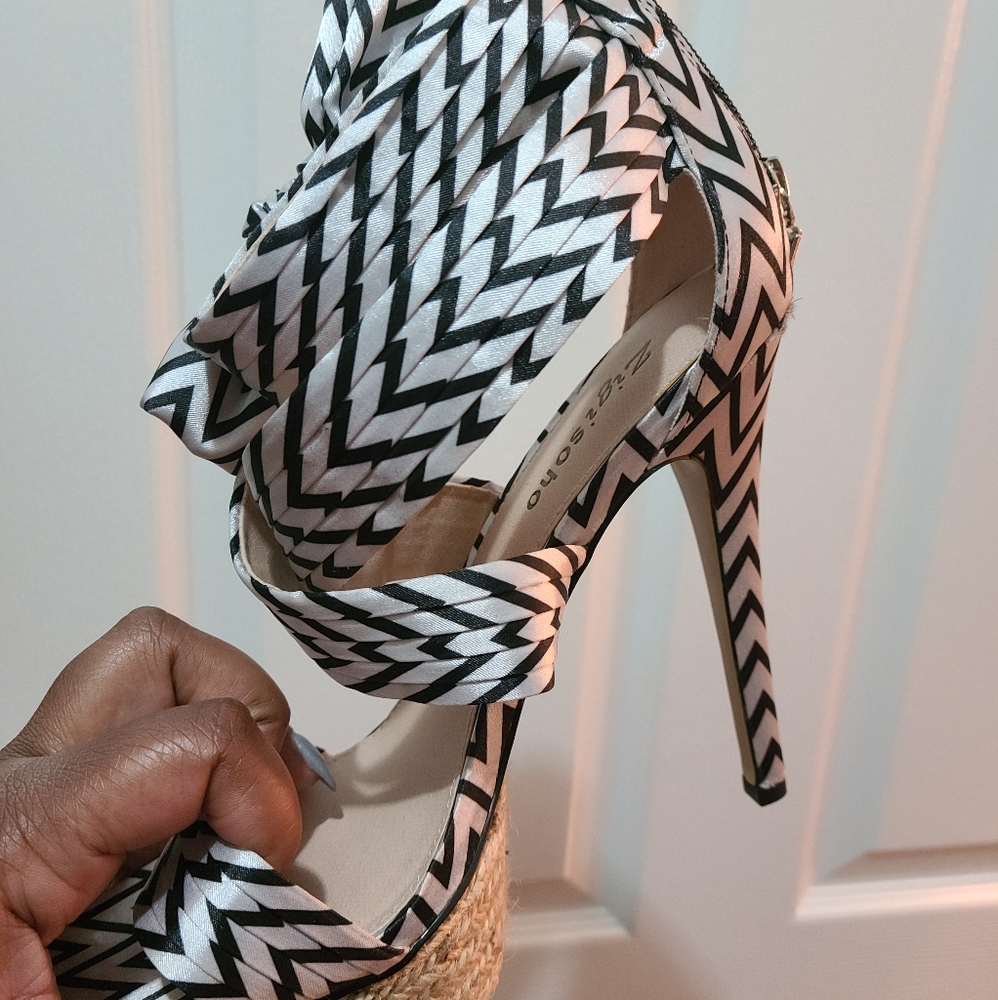 Heeled sandals 4.5 in